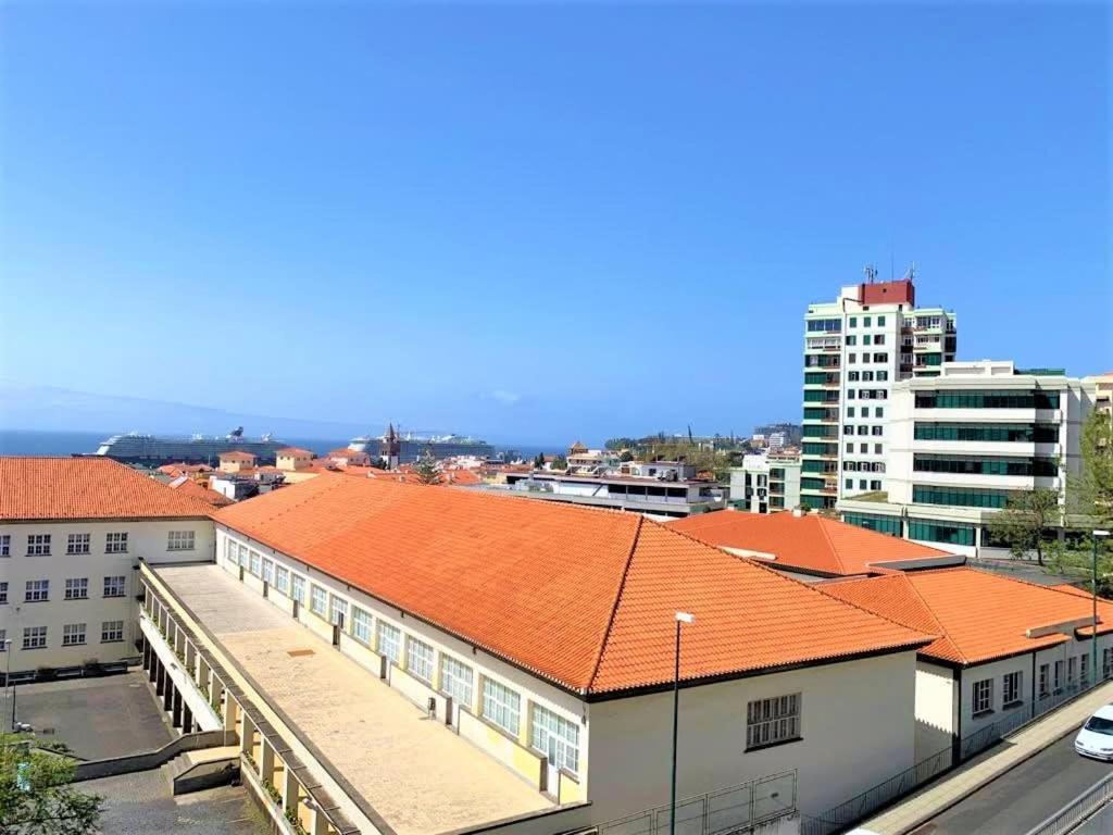 Madeira, 3 Bedroom Apartment With Ocean Views In Funchal Exterior foto
